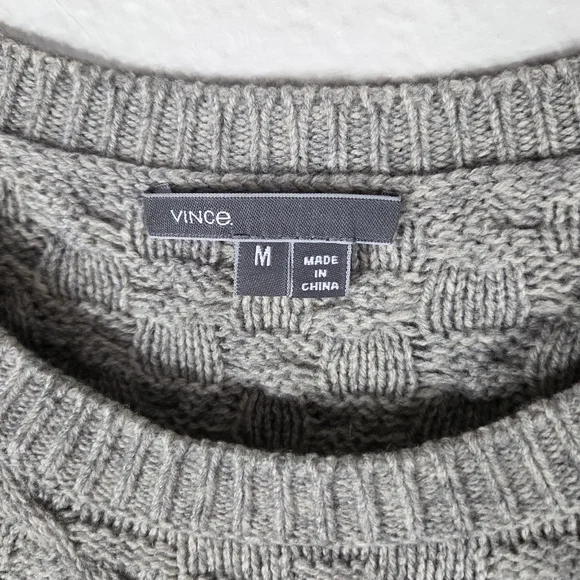 Vince Grey Colorblock Cable Knit Crewneck Sweater Size M Yak & Wool Blend - Picture 9 of 16